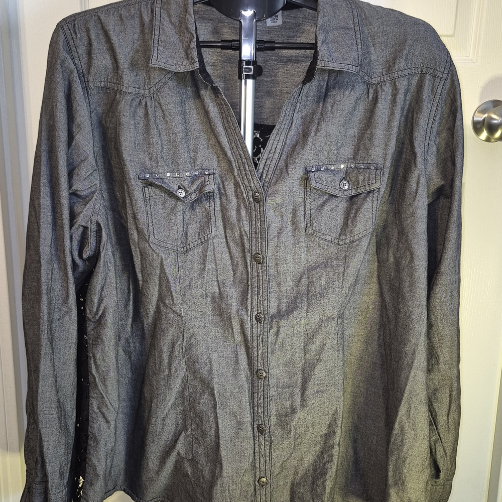 Chic Cato Gray & Black Button-Down Blouse | Size 22/24 | Stylish & Comfortable!